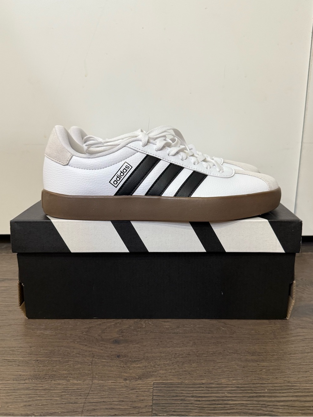adidas VL Court 3.0 Women’s Sneakers. New in box